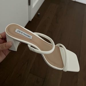 White Steven madden chunky heel NEVER WORN!